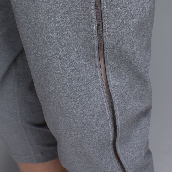 Lululemon Retreat Yogi Crop Pants Heathered Slate Gray Athletic Lounge Sz 4 - Picture 4 of 16